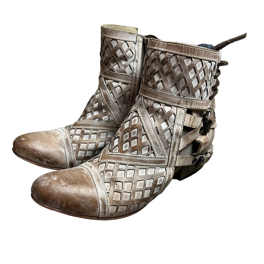 NIB FreeBirds Women’s Ankle Booties sz 10 Skylar Taupe Western Boho Leather